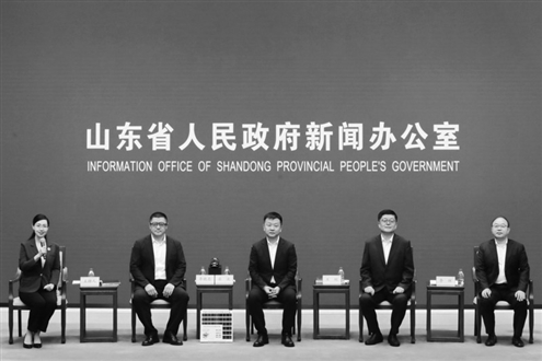 7日上午,4位民营企业家讲述自己坚持向新而行因企制宜发展的鲜活故事